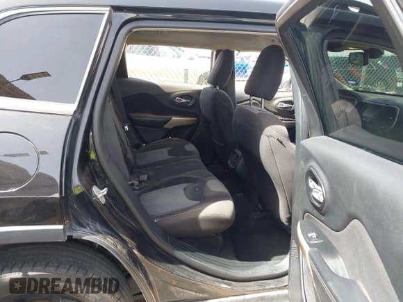 ✅ 2018 Jeep Cherokee Latitude Tech Connect • VIN: 1C4PJLCB7JD543091 • Лот: 42293103. Опубликован ранее на IAAI с пробегом 137 349 миль. Бесплатный доступ к архиву аукционных продаж из США и подробный отчёт об истории автомобиля на DreamBid. Изображение 8.