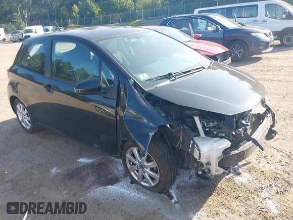 ✅ 2015 Toyota Yaris L • VIN: VNKJTUD3XFA055511 • Лот: 42951901. Опубликован ранее на IAAI с пробегом 93 476 миль. Бесплатный доступ к архиву аукционных продаж из США и подробный отчёт об истории автомобиля на DreamBid. Изображение 1.