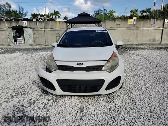 ✅ 2014 Kia Rio LX • VIN: KNADM5A36E6416518 • Lot: 89930625. Wystawiony na Copart z przebiegiem 94 924 mil. Bezpłatny archiwum sprzedaży aukcyjnych z USA i szczegółowy raport historii pojazdu na DreamBid. Zdjęcie 13.