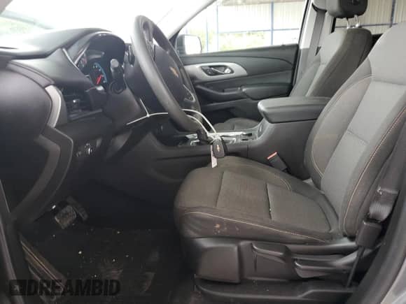 2021 Chevrolet Traverse LS z VIN 1GNERFKW5MJ137443, wystawiony jako Copart lot #81849975 z przebiegiem 125 644 mil mil oraz Szkoda całkowita • Salvage title. Historia ofert i sprzedaży dostępna na DreamBid. Obrazek 7.