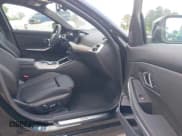 ✅ 2025 BMW 3 Series 330i xDrive • VIN: 3MW89CW09S8E99467 • Lot: 42555378. Wystawiony na IAAI z przebiegiem 16 290 mil. Bezpłatny archiwum sprzedaży aukcyjnych z USA i szczegółowy raport historii pojazdu na DreamBid. Zdjęcie 5.