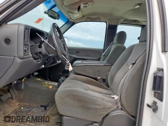 ✅ 2003 Chevrolet Silverado 2500HD LS • VIN: 1GCHC29U93E331260 • Lot: 59933585. Listed on Copart with Not provided. Free auction sales archive from the USA and detailed vehicle history report at DreamBid. Image 7.