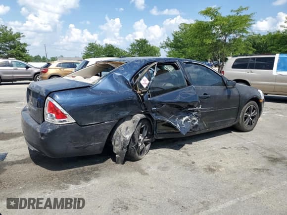 ✅ 2008 Ford Fusion S • VIN: 3FAHP06Z08R148395 • Лот: 64661885. Опубликован ранее на Copart с пробегом 200 575 миль. Бесплатный доступ к архиву аукционных продаж из США и подробный отчёт об истории автомобиля на DreamBid. Изображение 3.