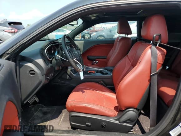 ✅ 2017 Dodge Challenger GT • VIN: 2C3CDZGGXHH551119 • Lot: 67288514. Wystawiony na Copart z przebiegiem 65 253 mil. Bezpłatny archiwum sprzedaży aukcyjnych z USA i szczegółowy raport historii pojazdu na DreamBid. Zdjęcie 7.