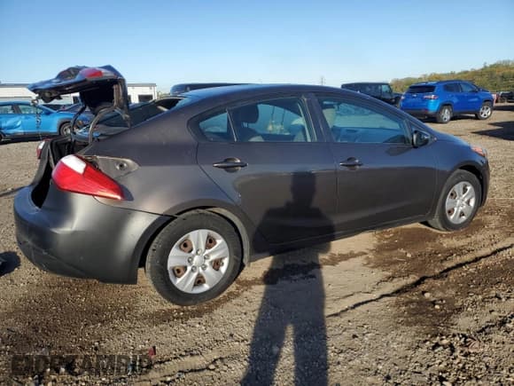 ✅ 2015 Kia Forte LX • VIN: KNAFX4A69F5322662 • Lot: 90105955. Wystawiony na Copart z przebiegiem 204 534 mil. Bezpłatny archiwum sprzedaży aukcyjnych z USA i szczegółowy raport historii pojazdu na DreamBid. Zdjęcie 3.