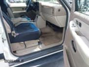 ✅ 2001 Chevrolet Tahoe LS • VIN: 1GNEK13T11J106536 • Лот: 42859267. Опубликован ранее на IAAI с пробегом 295 974 миль. Бесплатный доступ к архиву аукционных продаж из США и подробный отчёт об истории автомобиля на DreamBid. Изображение 5.