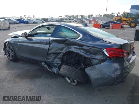 ✅ 2018 BMW 4 Series 430i • VIN: WBA4W3C50JAC97081 • Lot: 43368428. Wystawiony na IAAI z przebiegiem 107 382 mil. Bezpłatny archiwum sprzedaży aukcyjnych z USA i szczegółowy raport historii pojazdu na DreamBid. Zdjęcie 3.