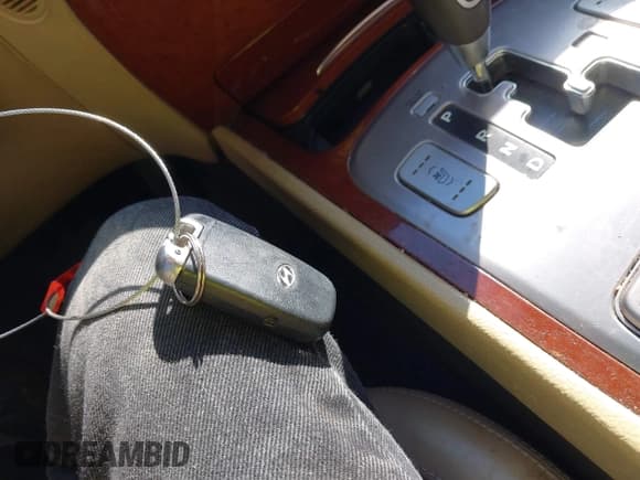 ✅ 2013 Hyundai Genesis 3.8L • VIN: KMHGC4DD3DU235710 • Lot: 43679293. Wystawiony na IAAI z przebiegiem 221 174 mil. Bezpłatny archiwum sprzedaży aukcyjnych z USA i szczegółowy raport historii pojazdu na DreamBid. Zdjęcie 11.