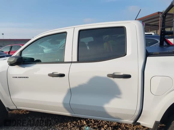 ✅ 2023 Chevrolet Colorado 2WD Work Truck • VIN: 1GCGSBEC5P1154845 • Лот: 43859881. Опубликован ранее на IAAI с пробегом 22 063 миль. Бесплатный доступ к архиву аукционных продаж из США и подробный отчёт об истории автомобиля на DreamBid. Изображение 14.