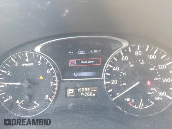 ✅ 2015 Nissan Pathfinder Platinum • VIN: 5N1AR2MM3FC703629 • Lot: 43211398. Listed on IAAI with 156,931 mi. Free auction sales archive from the USA and detailed vehicle history report at DreamBid. Image 7.