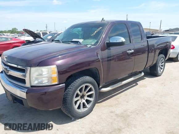 2008 Chevrolet Silverado 1500 Work Truck with VIN 1GCEC19X18Z285995, listed as a IAAI auction lot 42053115 with 290,836 mi miles and . Bid and sale history available at DreamBid. Image 16.