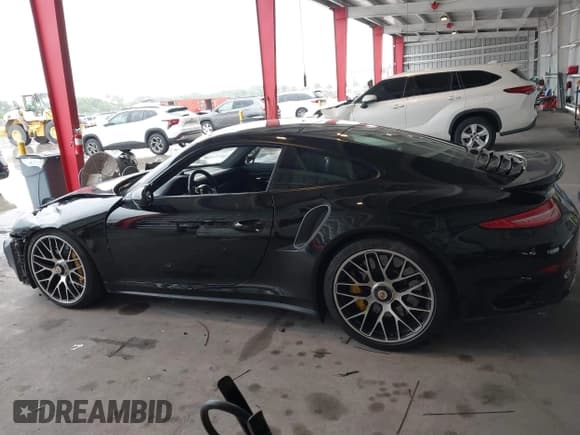 ✅ 2014 Porsche 911 Turbo • VIN: WP0AD2A90ES167293 • Lot: 43173870. Listed on IAAI with 25,383 mi. Free auction sales archive from the USA and detailed vehicle history report at DreamBid. Image 15.