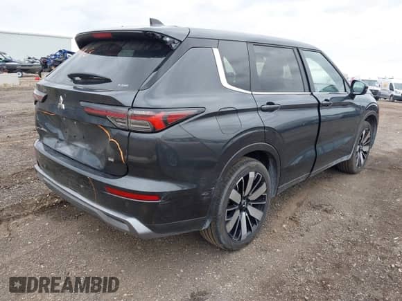 2025 Mitsubishi Outlander SE с VIN JA4J4VA85SZ016343, выставлен на аукционе IAAI как лот 43576196 с пробегом 8 608 миль миль и . История ставок и продаж доступна на DreamBid. Изображение 4.