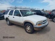✅ 1999 Chevrolet Blazer Trailblazer • VIN: 1GNDT13W4X2208791 • Lot: 42281876. Wystawiony na IAAI z przebiegiem 261 605 mil. Bezpłatny archiwum sprzedaży aukcyjnych z USA i szczegółowy raport historii pojazdu na DreamBid. Zdjęcie 1.