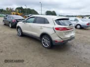 ✅ 2018 Lincoln MKC Reserve • VIN: 5LMCJ3C90JUL01702 • Lot: 43389627. Wystawiony na IAAI z przebiegiem 108 957 mil. Bezpłatny archiwum sprzedaży aukcyjnych z USA i szczegółowy raport historii pojazdu na DreamBid. Zdjęcie 3.
