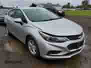 ✅ 2018 Chevrolet Cruze LT • VIN: 1G1BE5SM2J7137126 • Лот: 60965272. Размещён на Copart с пробегом 69 339 миль миль. Получите бесплатный доступ к архиву аукционных продаж из США и посмотрите подробный отчёт об истории автомобиля на DreamBid. Изображение 1.