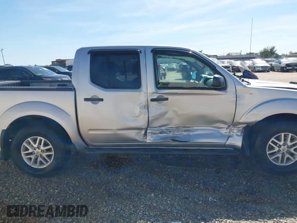 ✅ 2018 Nissan Frontier Desert Runner • VIN: 1N6DD0ER0JN732126 • Lot: 43485055. Listed on IAAI with 86,056 mi. Free auction sales archive from the USA and detailed vehicle history report at DreamBid. Image 13.