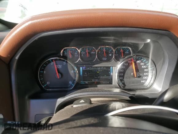 ✅ 2016 Chevrolet Silverado 2500HD High Country • VIN: 1GC1KXE84GF243646 • Lot: 86803845. Wystawiony na Copart z przebiegiem 96 150 mil. Bezpłatny archiwum sprzedaży aukcyjnych z USA i szczegółowy raport historii pojazdu na DreamBid. Zdjęcie 9.