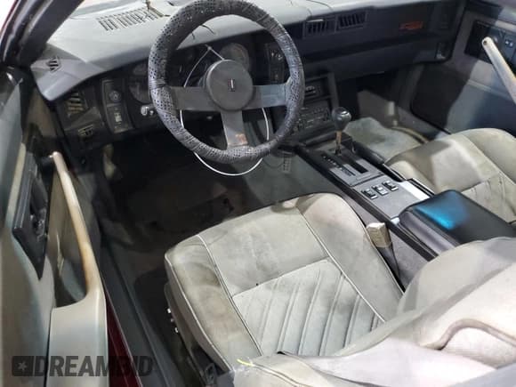 ✅ 1987 Chevrolet Camaro • VIN: 1G1FP2187HL120953 • Lot: 72064075. Wystawiony na Copart z przebiegiem 59 676 mil. Bezpłatny archiwum sprzedaży aukcyjnych z USA i szczegółowy raport historii pojazdu na DreamBid. Zdjęcie 8.