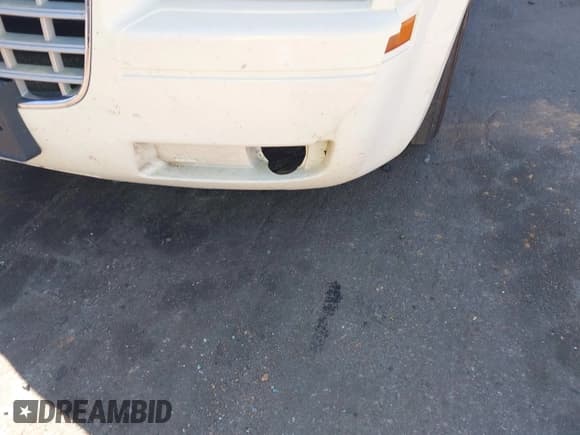 ✅ 2007 Chrysler 300 • VIN: 2C3KA43R97H710564 • Lot: 43483894. Listed on IAAI with 143,790 mi. Free auction sales archive from the USA and detailed vehicle history report at DreamBid. Image 6.