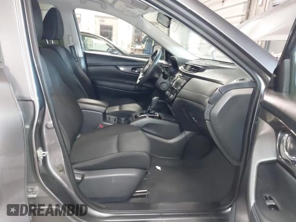 ✅ 2019 Nissan Rogue SV • VIN: KNMAT2MT5KP532169 • Лот: 43646131. Опубликован ранее на IAAI с пробегом 111 506 миль. Бесплатный доступ к архиву аукционных продаж из США и подробный отчёт об истории автомобиля на DreamBid. Изображение 5.