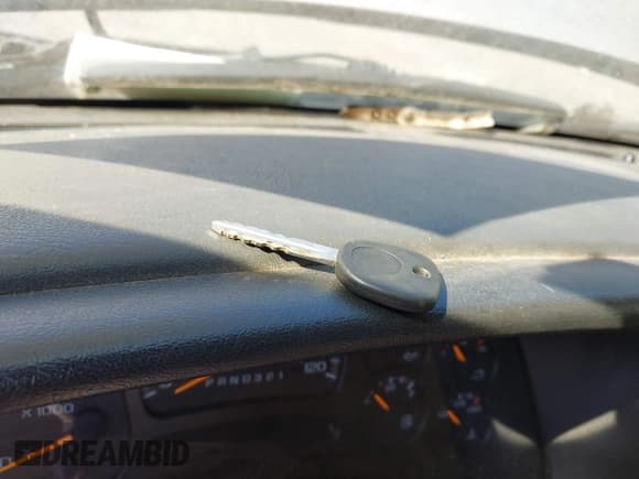 ✅ 2006 Chevrolet Silverado 1500 LT1 • VIN: 1GCEK14V46E262823 • Lot: 43134326. Listed on IAAI with 211,298 mi. Free auction sales archive from the USA and detailed vehicle history report at DreamBid. Image 11.