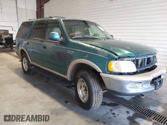 ✅ 1998 Ford Expedition XLT • VIN: 1FMPU18L6WLC21287 • Lot: 43314429. Wystawiony na IAAI z przebiegiem 260 324 mil. Bezpłatny archiwum sprzedaży aukcyjnych z USA i szczegółowy raport historii pojazdu na DreamBid. Zdjęcie 1.