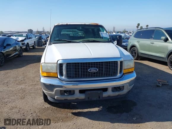 ✅ 2000 Ford Excursion Limited • VIN: 1FMNU42S5YED53957 • Lot: 42007784. Wystawiony na IAAI z przebiegiem 181 876 mil. Bezpłatny archiwum sprzedaży aukcyjnych z USA i szczegółowy raport historii pojazdu na DreamBid. Zdjęcie 12.