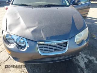 ✅ 2004 Chrysler 300M M • VIN: 2C3AE66G04H604215 • Lot: 43512057. Wystawiony na IAAI z przebiegiem 62 562 mil. Bezpłatny archiwum sprzedaży aukcyjnych z USA i szczegółowy raport historii pojazdu na DreamBid. Zdjęcie 6.