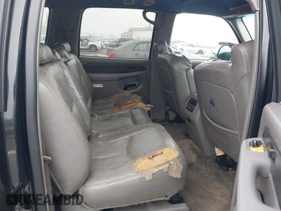 ✅ 2003 Chevrolet Suburban LT • VIN: 3GNFK16Z33G213287 • Лот: 41670719. Опубликован ранее на IAAI с пробегом 190 245 миль. Бесплатный доступ к архиву аукционных продаж из США и подробный отчёт об истории автомобиля на DreamBid. Изображение 8.