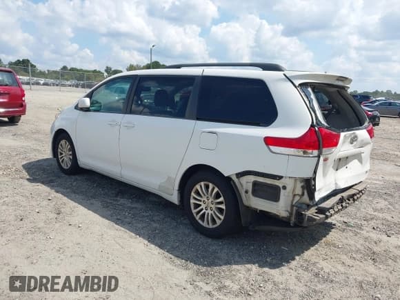 ✅ 2012 Toyota Sienna XLE AAS • VIN: 5TDYK3DC4CS246022 • Lot: 43286846. Listed on IAAI with 332,531 mi. Free auction sales archive from the USA and detailed vehicle history report at DreamBid. Image 3.