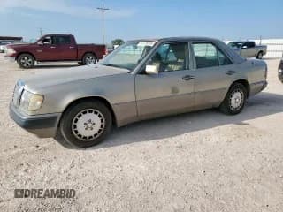 ✅ 1992 Mercedes-Benz 260 • VIN: WDBEA26D2NB616186 • Лот: 67278565. Опубликован ранее на Copart с пробегом 125 197 миль. Бесплатный доступ к архиву аукционных продаж из США и подробный отчёт об истории автомобиля на DreamBid. Изображение 1.