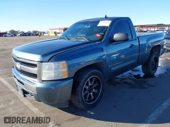 2009 Chevrolet Silverado 1500 LT with VIN 1GCEC24039Z215240, listed as a IAAI auction lot 41308199 with 104,662 mi miles and . Bid and sale history available at DreamBid. Image 2.