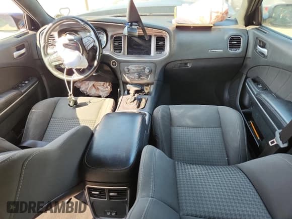 ✅ 2019 Dodge Charger GT • VIN: 2C3CDXHG7KH677934 • Lot: 69549685. Wystawiony na Copart z przebiegiem 140 643 mil. Bezpłatny archiwum sprzedaży aukcyjnych z USA i szczegółowy raport historii pojazdu na DreamBid. Zdjęcie 8.