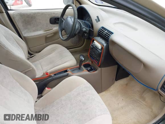 1998 Saturn SL с VIN 1G8ZK5275WZ142402, выставлен на аукционе IAAI как лот 42534417 с пробегом 181 283 миль миль и . История ставок и продаж доступна на DreamBid. Изображение 5.