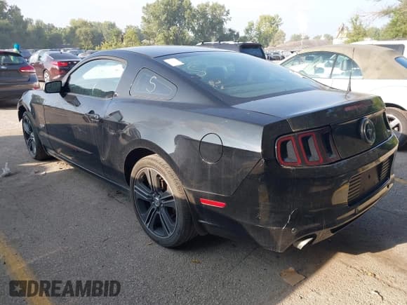 ✅ 2013 Ford Mustang V6 • VIN: 1ZVBP8AM0D5200693 • Лот: 43142507. Опубликован ранее на IAAI с пробегом 136 634 миль. Бесплатный доступ к архиву аукционных продаж из США и подробный отчёт об истории автомобиля на DreamBid. Изображение 3.