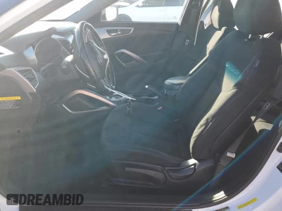 ✅ 2017 Hyundai Veloster Value Edition • VIN: KMHTC6AD7HU311496 • Лот: 90836705. Опубликован ранее на Copart с пробегом 155 959 миль. Бесплатный доступ к архиву аукционных продаж из США и подробный отчёт об истории автомобиля на DreamBid. Изображение 7.