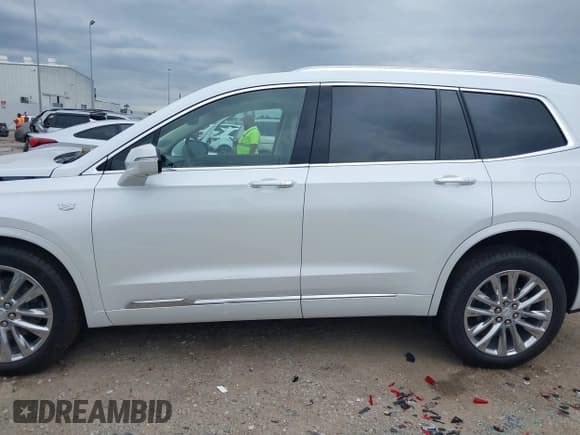 ✅ 2025 Cadillac XT6 FWD Premium Luxury • VIN: 1GYKPCRS5SZ133551 • Lot: 42163948. Listed on IAAI with 472 mi. Free auction sales archive from the USA and detailed vehicle history report at DreamBid. Image 15.