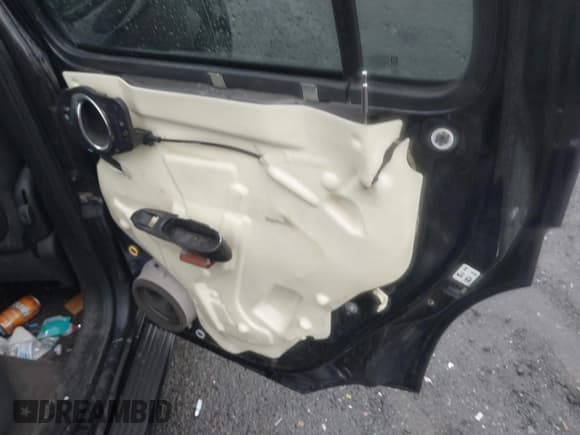 ✅ 2007 Chevrolet HHR LT • VIN: 3GNDA23P97S613134 • Lot: 42024042. Listed on IAAI with 218,833 mi. Free auction sales archive from the USA and detailed vehicle history report at DreamBid. Image 12.