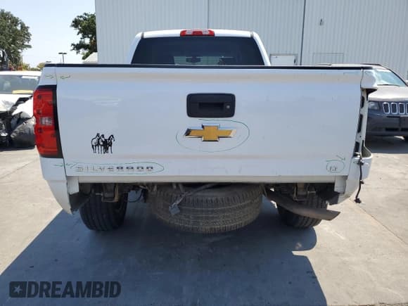 ✅ 2018 Chevrolet Silverado 1500 LT • VIN: 1GCPCREC3JF138661 • Lot: 64279615. Wystawiony na Copart z przebiegiem 64 838 mil. Bezpłatny archiwum sprzedaży aukcyjnych z USA i szczegółowy raport historii pojazdu na DreamBid. Zdjęcie 6.