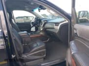 ✅ 2019 GMC Yukon XL SLT • VIN: 1GKS1GKC5KR393986 • Lot: 42215546. Wystawiony na IAAI z przebiegiem 222 156 mil. Bezpłatny archiwum sprzedaży aukcyjnych z USA i szczegółowy raport historii pojazdu na DreamBid. Zdjęcie 5.