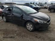 ✅ 2017 Kia Forte LX • VIN: 3KPFK4A70HE093886 • Lot: 81753035. Wystawiony na Copart z przebiegiem 37 405 mil. Bezpłatny archiwum sprzedaży aukcyjnych z USA i szczegółowy raport historii pojazdu na DreamBid. Zdjęcie 4.