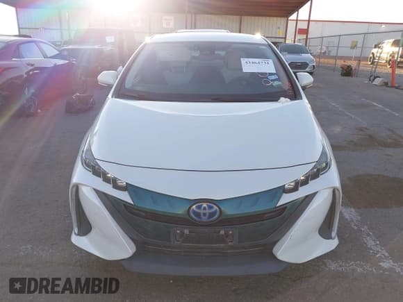 ✅ 2017 Toyota Prius Advanced • VIN: JTDKARFP0H3002937 • Lot: 43464731. Listed on IAAI with 117,832 mi. Free auction sales archive from the USA and detailed vehicle history report at DreamBid. Image 12.