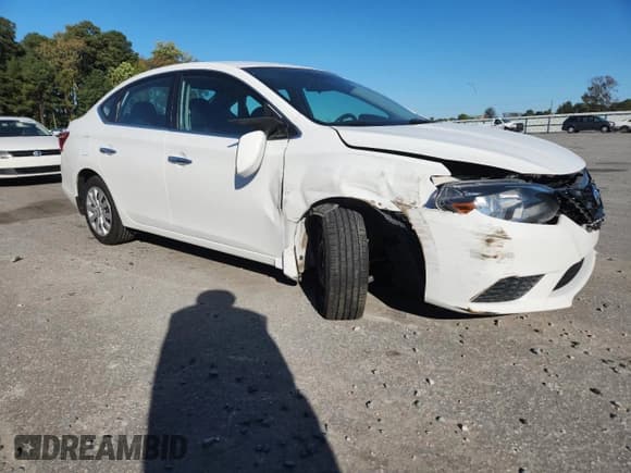 ✅ 2017 Nissan Sentra S • VIN: 3N1AB7AP8HY232692 • Lot: 89662845. Wystawiony na Copart z przebiegiem 108 696 mil. Bezpłatny archiwum sprzedaży aukcyjnych z USA i szczegółowy raport historii pojazdu na DreamBid. Zdjęcie 4.