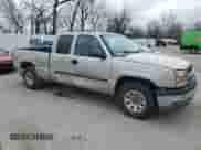 ✅ 2005 Chevrolet Silverado 1500 LS • VIN: 1GCEK19VX5Z298760 • Lot: 44571795. Wystawiony na Copart z przebiegiem 206 173 mil mil. Skorzystaj z bezpłatnego archiwum sprzedaży aukcyjnych z USA i zobacz szczegółowy raport historii pojazdu na DreamBid. Zdjęcie 4.