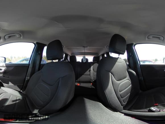 ✅ 2018 Jeep Renegade Altitude • VIN: ZACCJBBB4JPJ10854 • Лот: 41783533. Опубликован ранее на IAAI с пробегом 29 641 миль. Бесплатный доступ к архиву аукционных продаж из США и подробный отчёт об истории автомобиля на DreamBid. Изображение 18.