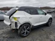 ✅ 2020 Volvo XC40 R-Design • VIN: YV4AC2HM2L2323955 • Lot: 42212044. Wystawiony na Copart z przebiegiem 56 456 mil. Bezpłatny archiwum sprzedaży aukcyjnych z USA i szczegółowy raport historii pojazdu na DreamBid. Zdjęcie 3.