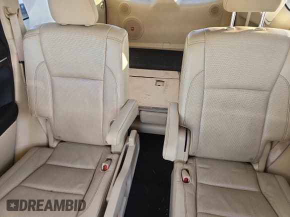 ✅ 2015 Toyota Highlander Limited • VIN: 5TDYKRFH1FS069185 • Лот: 86103695. Опубликован ранее на Copart с пробегом 153 262 миль. Бесплатный доступ к архиву аукционных продаж из США и подробный отчёт об истории автомобиля на DreamBid. Изображение 10.