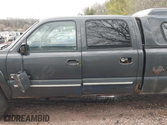 ✅ 2004 Chevrolet Silverado 2500HD LS • VIN: 1GCHK23184F169506 • Лот: 42085720. Опубликован ранее на IAAI с пробегом 261 344 миль. Бесплатный доступ к архиву аукционных продаж из США и подробный отчёт об истории автомобиля на DreamBid. Изображение 15.
