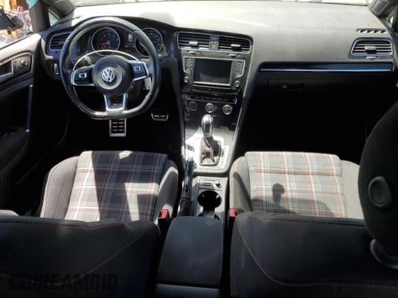 ✅ 2016 Volkswagen Golf GTI S • VIN: 3VW4T7AU1GM063308 • Lot: 67266765. Wystawiony na Copart z przebiegiem 64 292 mil. Bezpłatny archiwum sprzedaży aukcyjnych z USA i szczegółowy raport historii pojazdu na DreamBid. Zdjęcie 8.